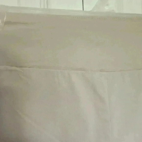 Women's  Lily Morgan Plus Size Stretchy Beige Dress Shorts - Size 1x - Picture 3 of 9